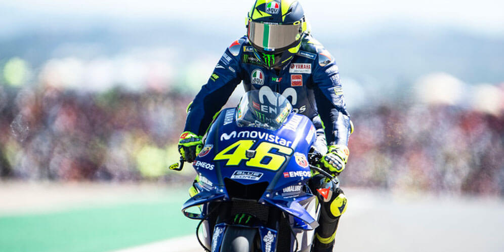 Ternyata Valentino Rossi Punya 4 Bakat Tersembunyi Ini! thumbnail